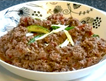Smoky Dum ka Keema served with naan – traditional Pakistani BBQ-style minced mutton curry